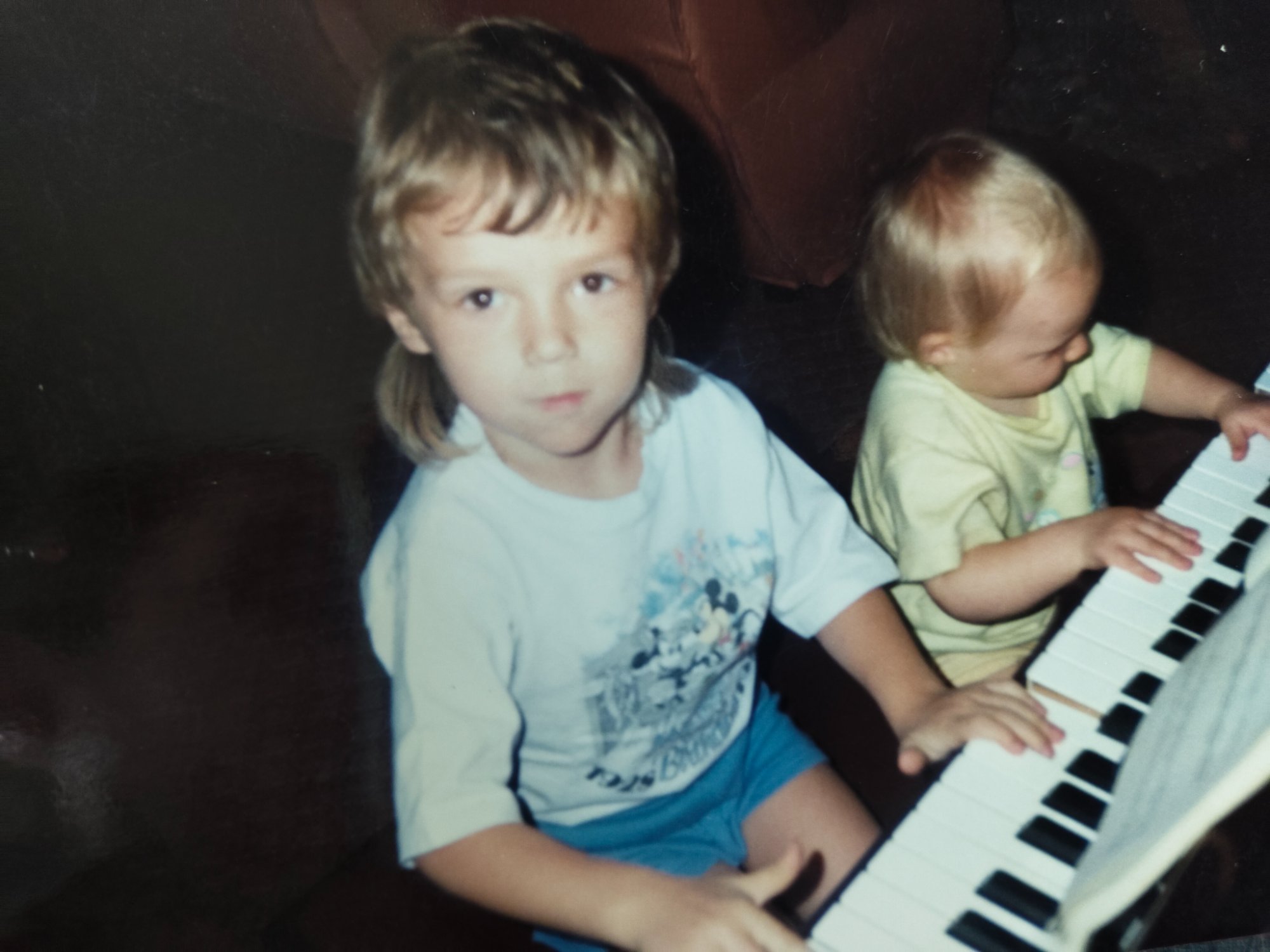 Photo de départ : plusieurs enfants posant ensemble
