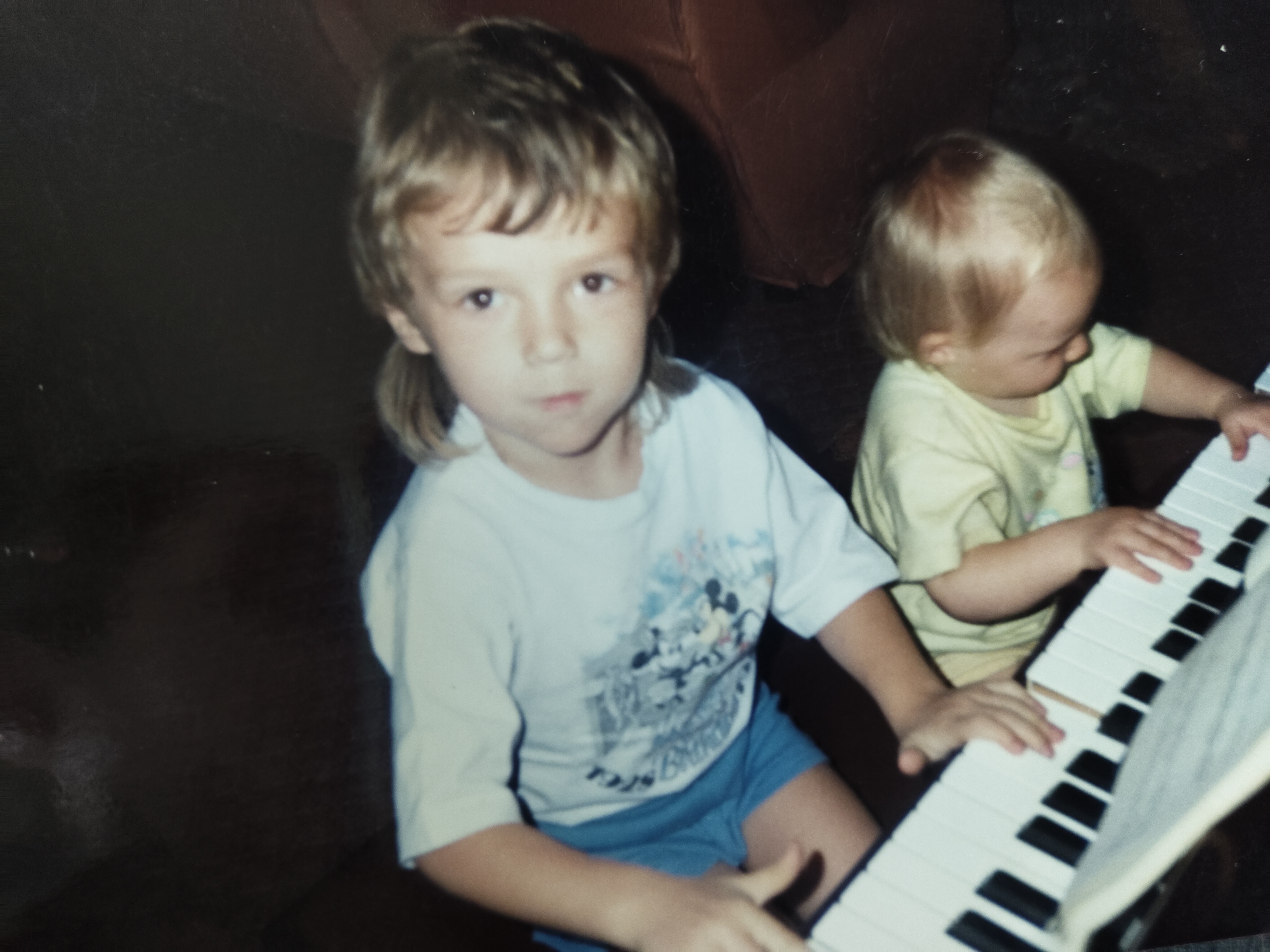 Photo de départ : plusieurs enfants posant ensemble